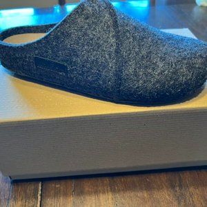TAOS WOOLEN CLOG